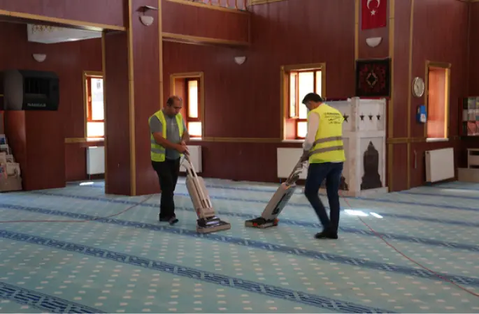 Keçiören'de camilerde periyodik temizlik çalışmaları sürüyor