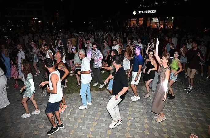 Kemer'de muhteşem Latin dans şovu 