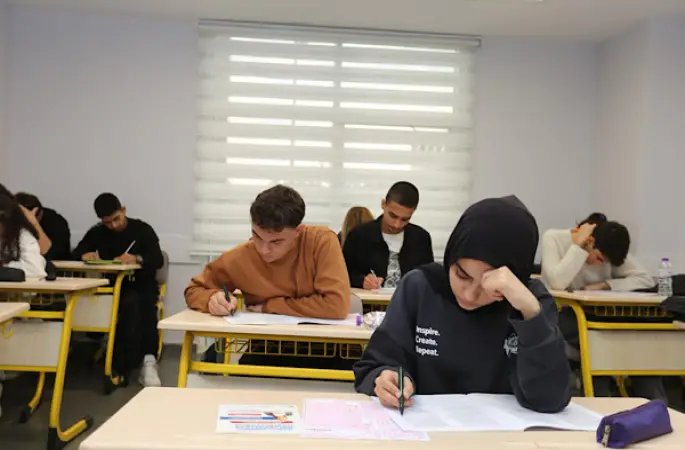 Kepez'de YKS ve LGS sonuçlarında öğrencilerden başarı