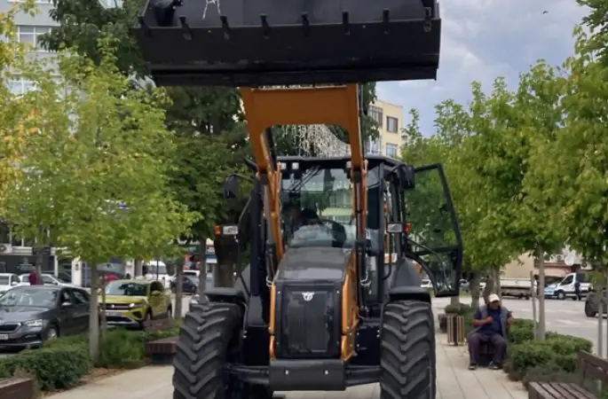Keşan Belediyesi'nin araç filosuna yeni iş makinesi