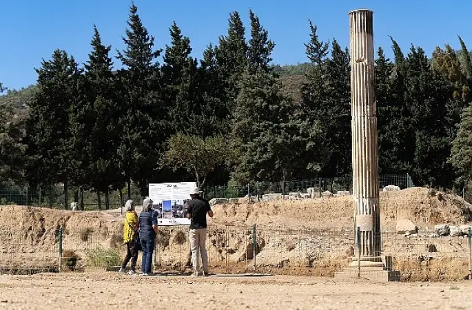 Klaros'ta 3 bin 300 yıllık kehanetin izinde