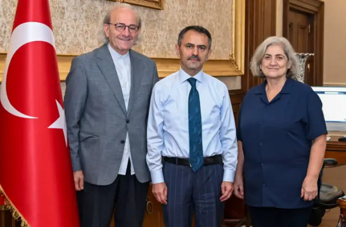 Kocaeli Bölge Tiyatrosu yöneticilerinden Vali Aktaş’a ziyaret