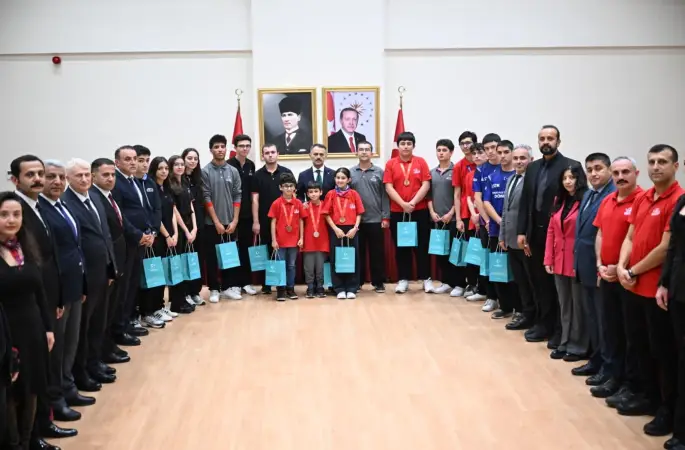 Kocaelili öğrenciler TEKNOFEST 2026 başarılarını Vali Aktaş ile paylaştı