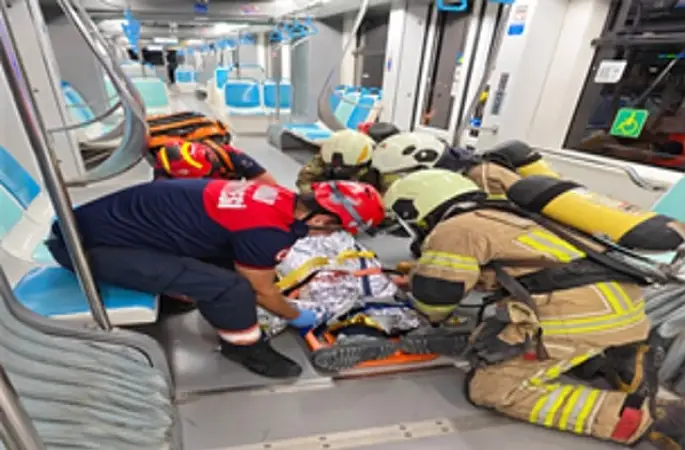 Konak Tramvayı'nda nefes kesen tatbikat