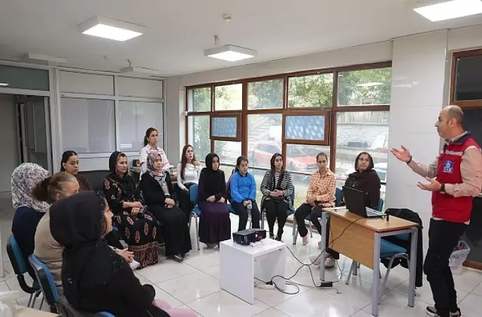 Konak'ta afet farkındalık eğitimleri devam ediyor