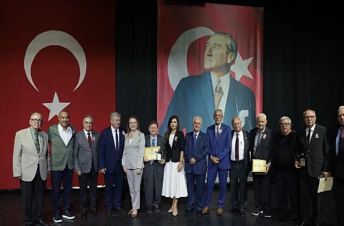 Konak'ta sporun emektarlarına vefa gecesi