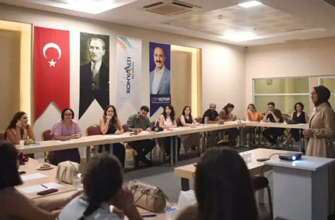 Konyaaltı Belediyesi’nden personele psikolojik ilk yardım eğitimi
