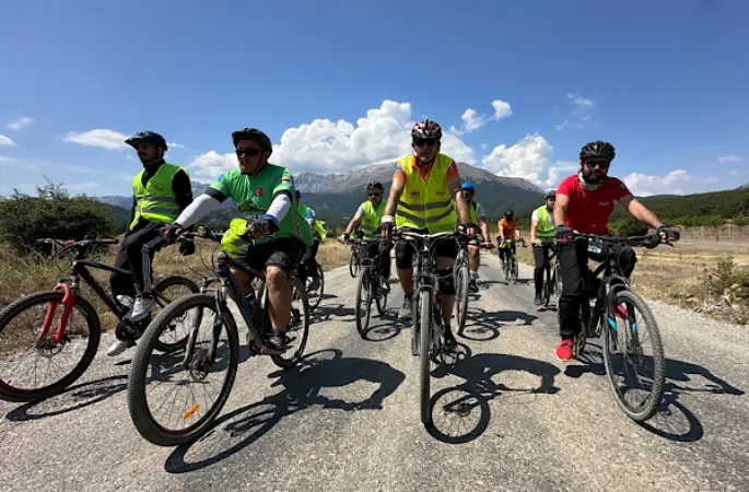 Konya’da Bisikletliler Beyşehir rotasında 42 kilometre pedal çevirdi
