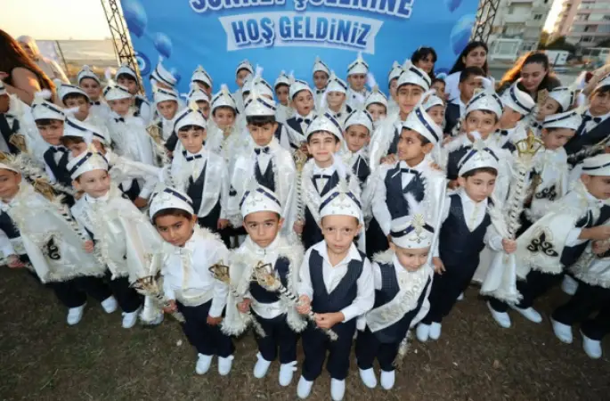 Küçükçekmece’de 151 çocuğun katılımıyla toplu sünnet şöleni düzenlendi