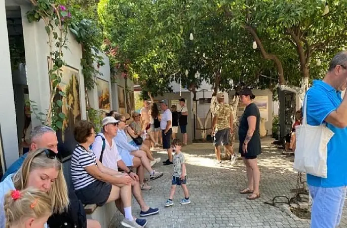 Kültür Evi'ne ziyaretçi akını sürüyor 
