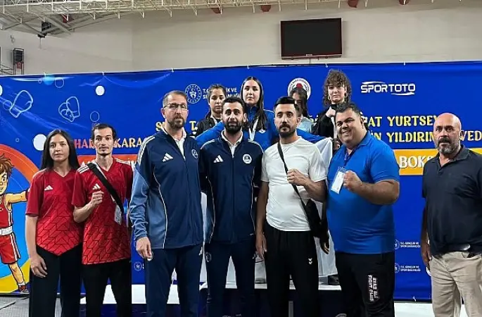 Kürsülerde yine Kağıtspor var