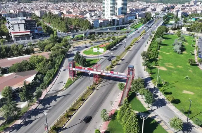 Kuşlubahçe’de üst geçide asansör yapıldı