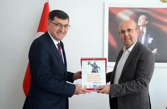 Kütahya Belediye Başkanı Kahveci’den Kırşehir Belediye Başkanı Ekicioğlu’na ziyaret