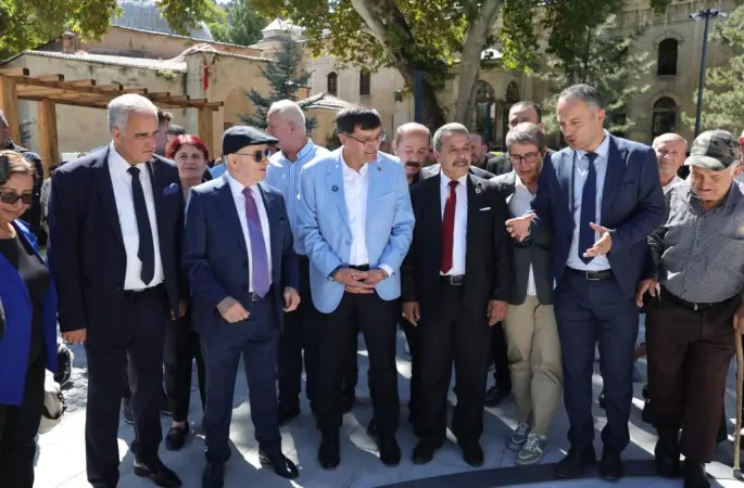 Kütahya’da Ulu Cami Meydan Parkı hizmete açıldı