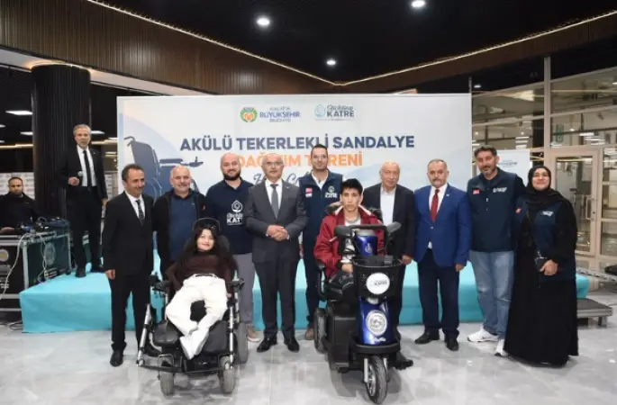Malatya'da 80 akülü tekerlekli sandalye dağıtıldı