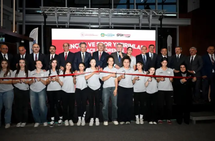 Malatya’da kütüphane ve iki spor kompleksi açıldı