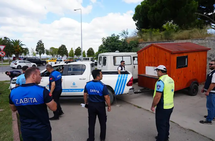  Maltepe sahilinde karavan denetimleri sürüyor