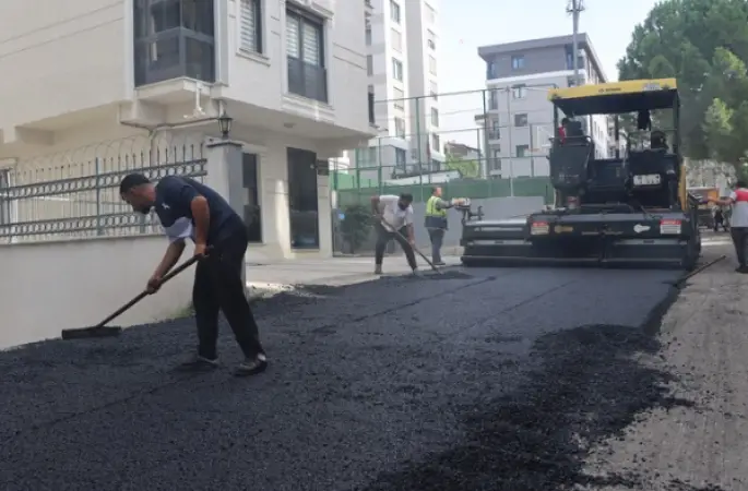 Maltepe'de asfalt çalışmaları Bağlarbaşı Mahallesi'nde sürüyor