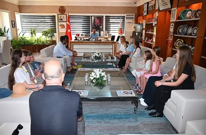 Maltepe'de çocuk tiyatroları yaz akşamlarını renklendiriyor