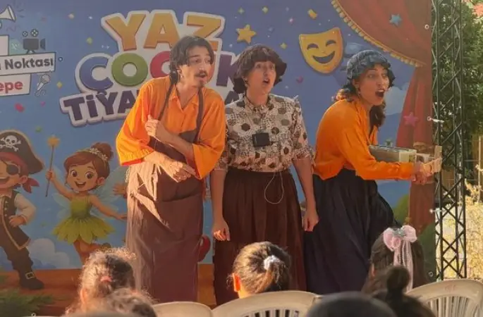 Maltepe'de çocuklar "Güzel ve Çirkin" tiyatro oyunuyla buluştu