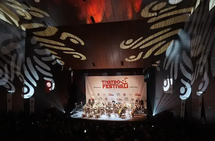 Maltepe'de Sanat Rüzgârı: 8. Uluslararası Maltepe Tiyatro Festivali Başladı