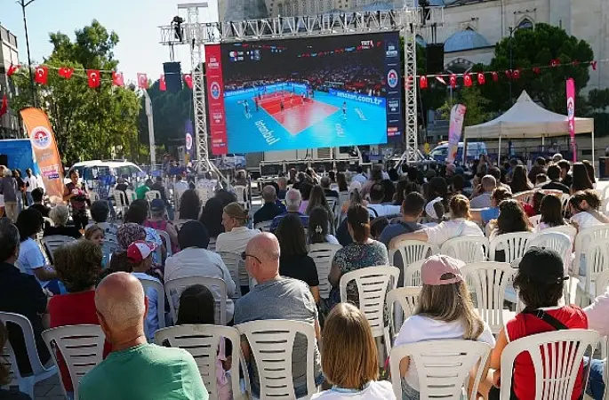 Maltepeliler “Filenin Sultanları"nı dev ekranda izlediler