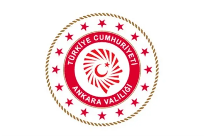 Mamak’ta ağaçlık alanda çıkan yangını söndürme çalışmaları takip ediliyor