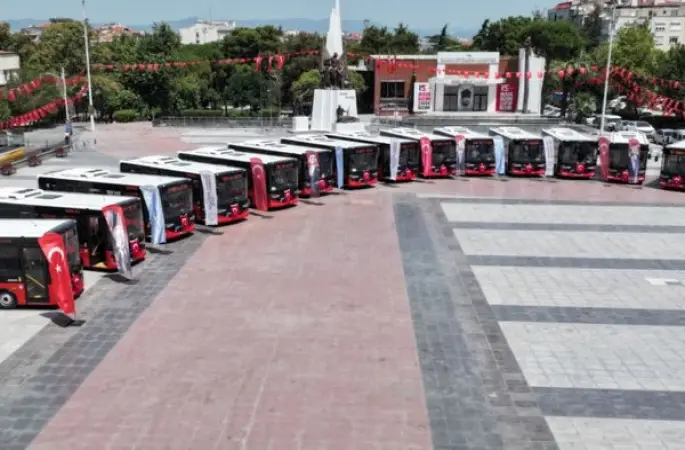 Manisa Büyükşehir Belediyesi 14 yeni otobüsü hizmete aldı