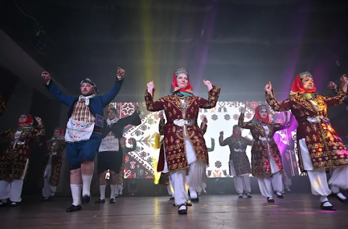 Manisa'da Halk Dansları Gala Gecesi düzenlendi
