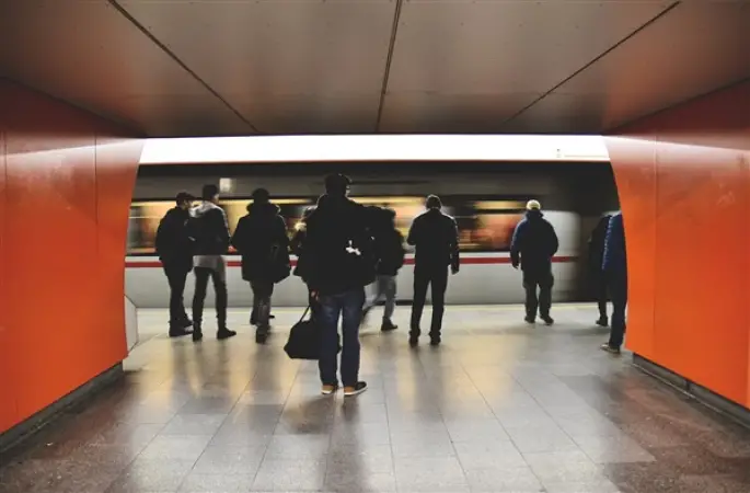 Marmaray seferlerinde gecikme yaşanıyor