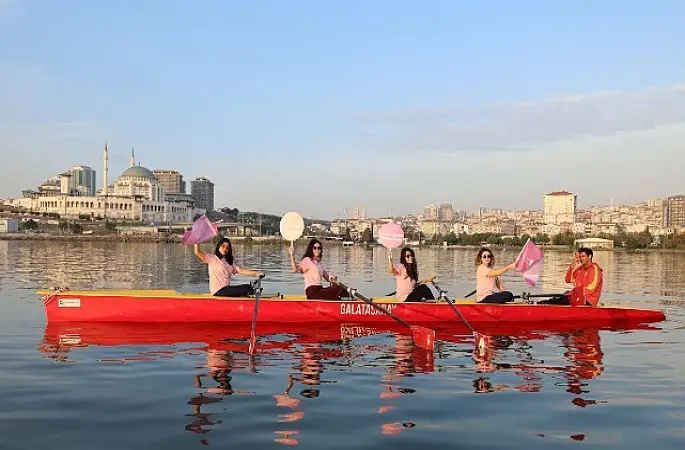 'Meme Kanserine Karşı Kürek Çekiyoruz' Etkinliği Düzenlendi