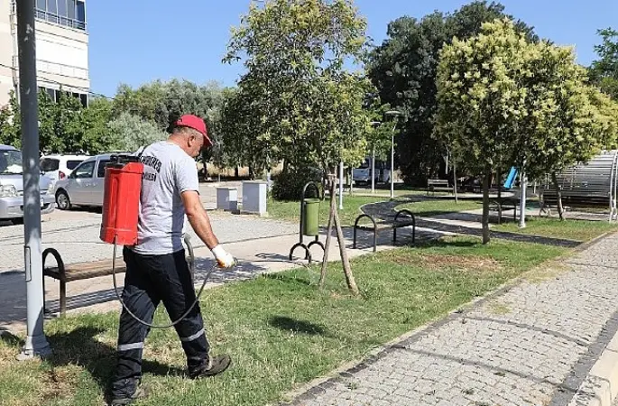 Menderes'in Parkları Daima Bakımlı