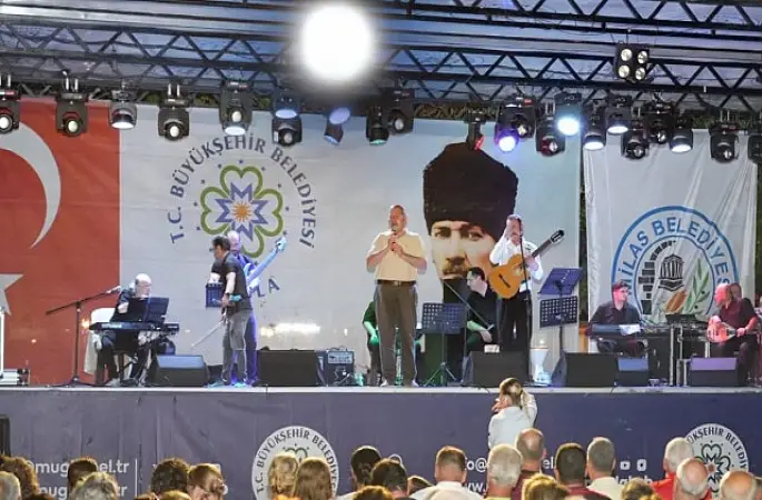 Milas Belediyesi Popüler Müzik Orkestrası 'Mylasa Band' Ören'de Unutulmaz Bir Konser Verdi