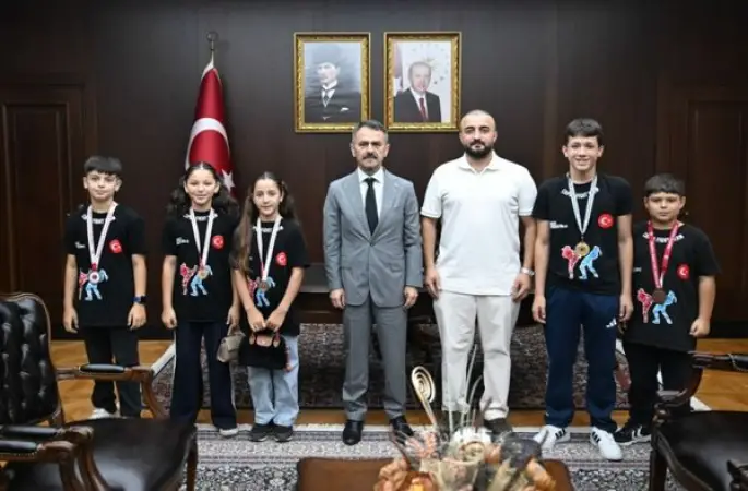 Muay Thai şampiyonlarından Vali Aktaş’a ziyaret