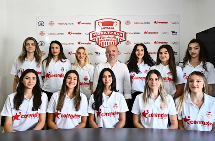 Muratpaşa’nın Sultanları yeni sezon öncesi sözleşmelerini imzaladı