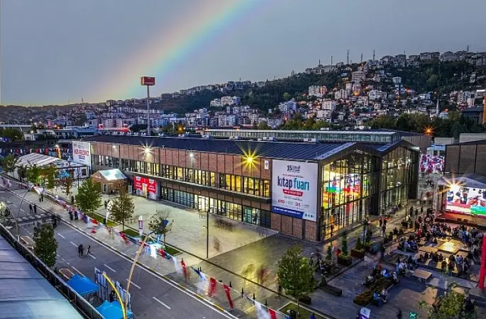 Nadir eserler Kitap Fuarı'nda müzayedeye çıkıyor   