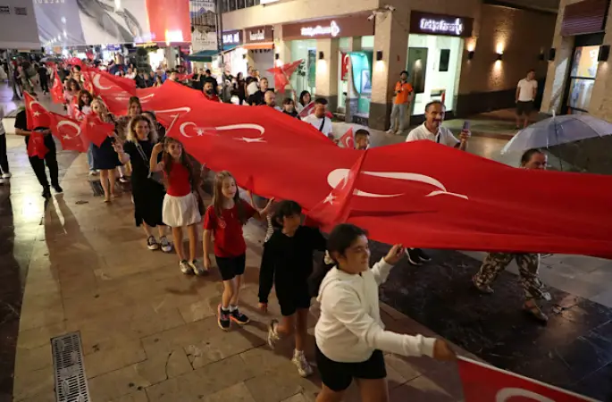 Ordu’da 30 Ağustos Zafer Bayramı kapsamında yürüyüş ve konser düzenlendi