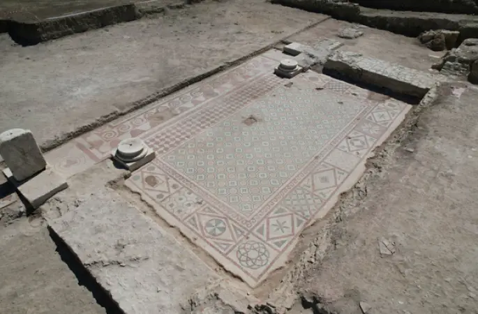 Pompeiopolis'te 105 metrekarelik mozaik ve Eros başı bulundu