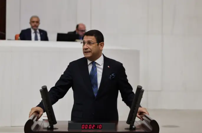 Şahin: Faiz ödemeleri bütçeyi 1,3 trilyon lira açığa sürüklüyor
