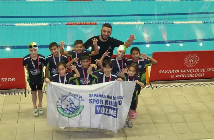 Sapanca Belediyesi yüzücüleri 34 kişisel rekor kırdı
