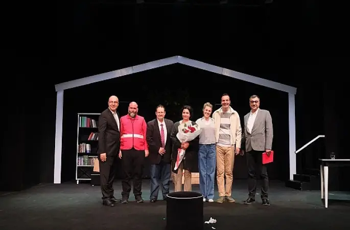 Şehrin Tiyatrosu “Yenilmez" oyunuyla 11. Adana Şehir Tiyatroları Festivali'ne konuk oldu