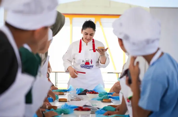 Sinangil ve Kalben Derneği,  çocukları Pastacılık Atölyesi’nde buluşturdu