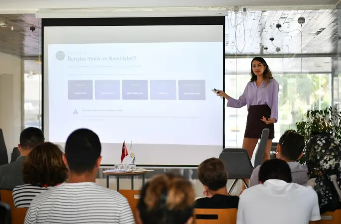 SMART TALKS'ta yapay zeka çağında iletişimin geleceği masaya yatırıldı
