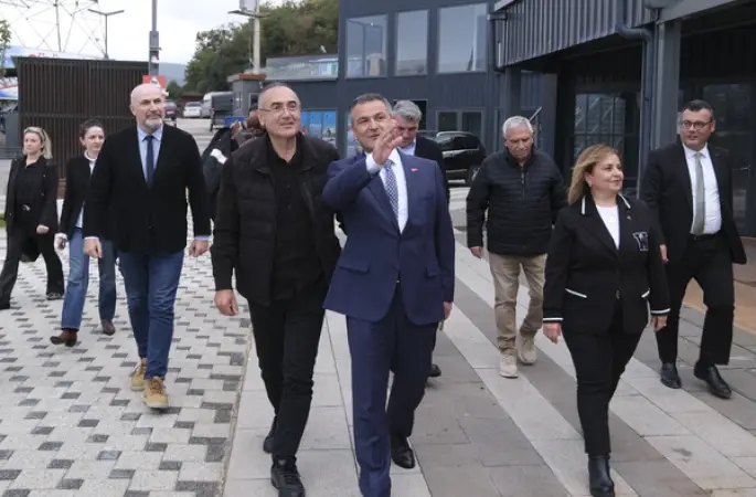 Sunay Akın, İzmit Bıçkıdere Göleti 100. Yıl Parkı’nı ziyaret etti