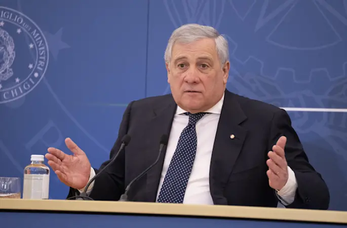 Tajani: Saksonya seçim sonuçları aşırılıkçı hareketlerin sınırı olduğunu gösteriyor