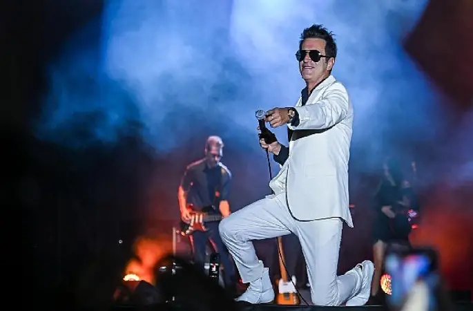Teoman'dan 95. İzmir Enternasyonal Fuarı'nda müzik şöleni