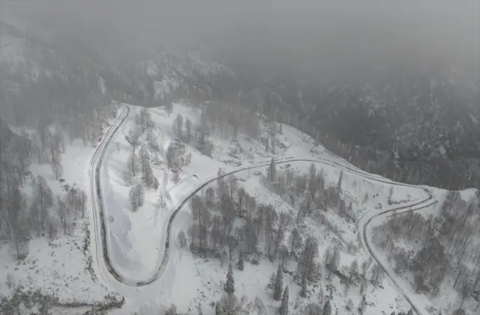 Türkiye’nin biyosfer rezervi alanı Camili Havzası beyaz örtü ile kaplandı