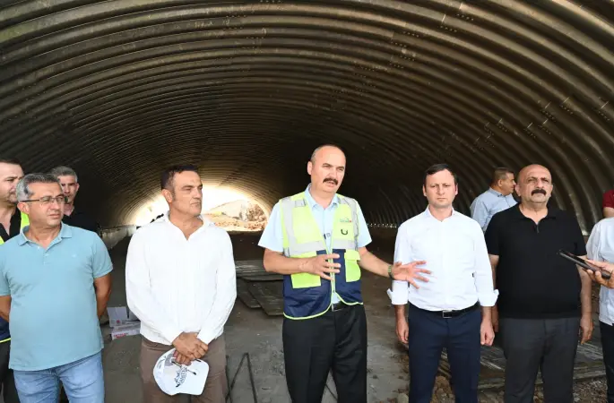 Vali Canalp, İluh Deresi’ndeki köprü ve altyapı çalışmalarını inceledi