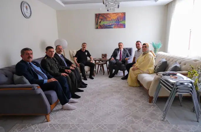 Vali Çiçek, gazi Bayram Ali Koşar'ı ziyaret etti