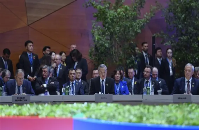 Wang Yi'den CICA Zirvesi'nde dört maddelik iş birliği önerisi